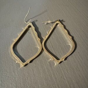 Kendra Scott Sophee Drop Earrings in Gold